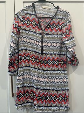 Sleeveless V-Neck Tunic Top with Geometric Print - Coral/Blue